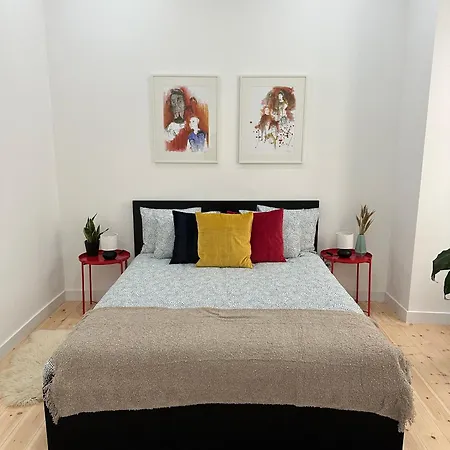 Modern Bedroom In Lissabon